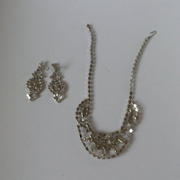 Vintage rhinestone necklace and earrings - Picture 12 of 13